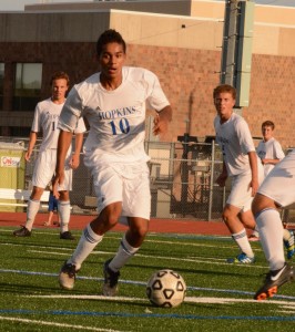 Boys soccer loses to Wayzata 3-1
