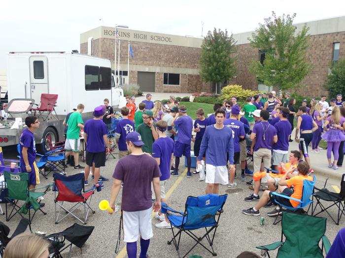 Tailgating tradition continues at HHS
