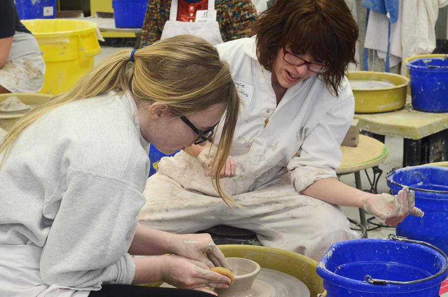 Students+and+Hopkins+community+participate+in+Empty+Bowls+Fundraiser