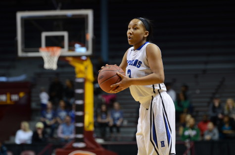 Viria Livingston, senior, looks for a pass in the state championship game.