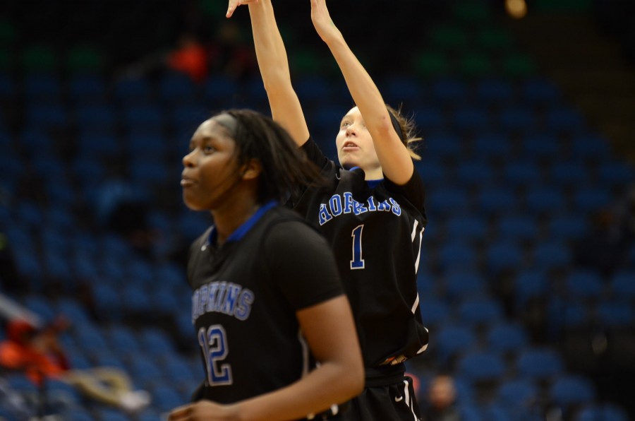 Paige Bueckers, eighth grade, shoots a three pointer in the quarterfinal state game.