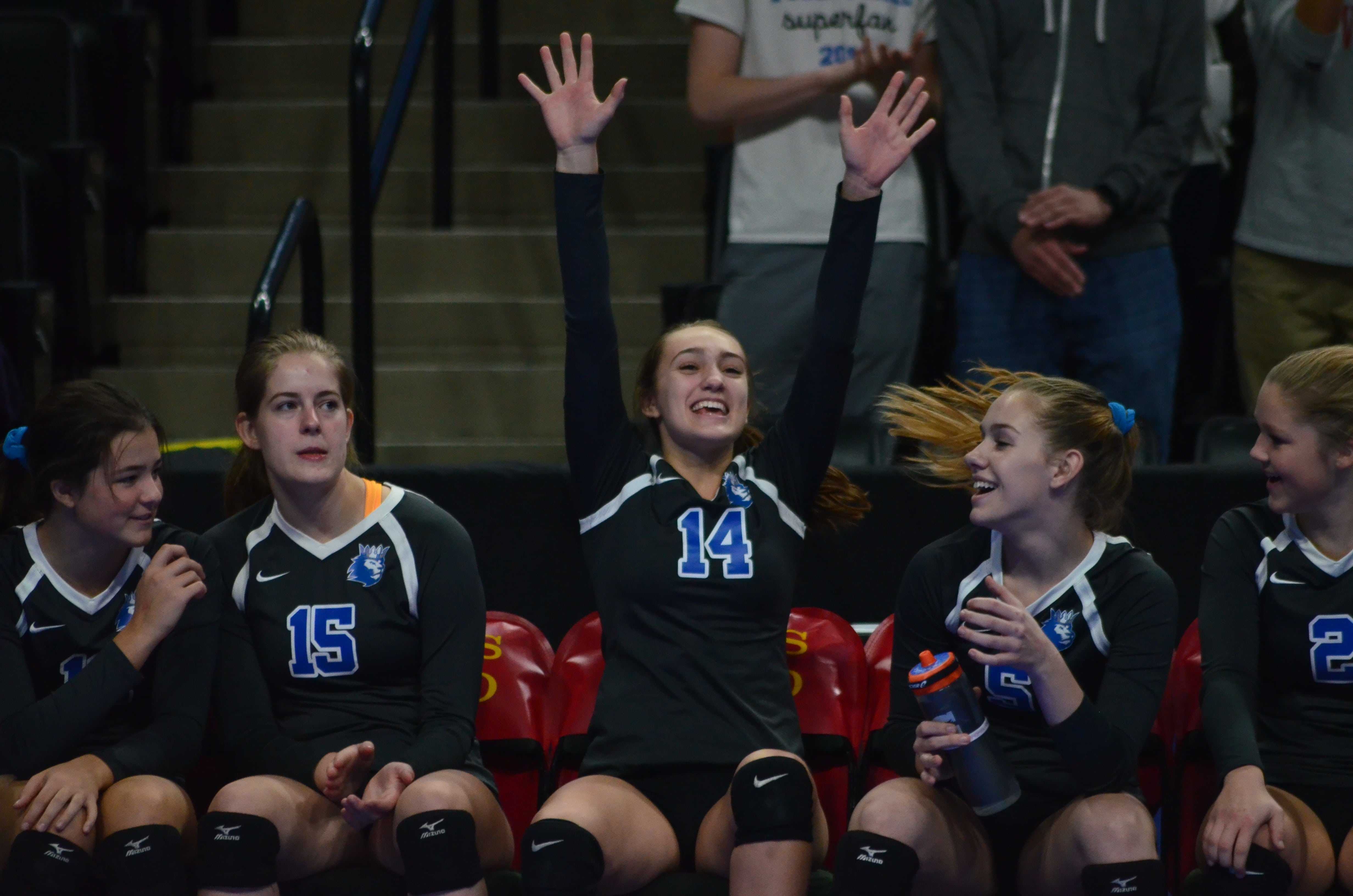 Volleyball+beats+Moorhead+in+first+game+of+state+tournament