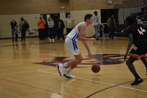 Boys basketball looks to extend win streak to three against five star recruit Jalen Suggs