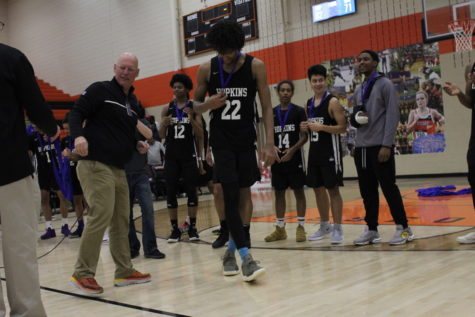 Preview: Boys basketball takes on Cambridge in opening state game